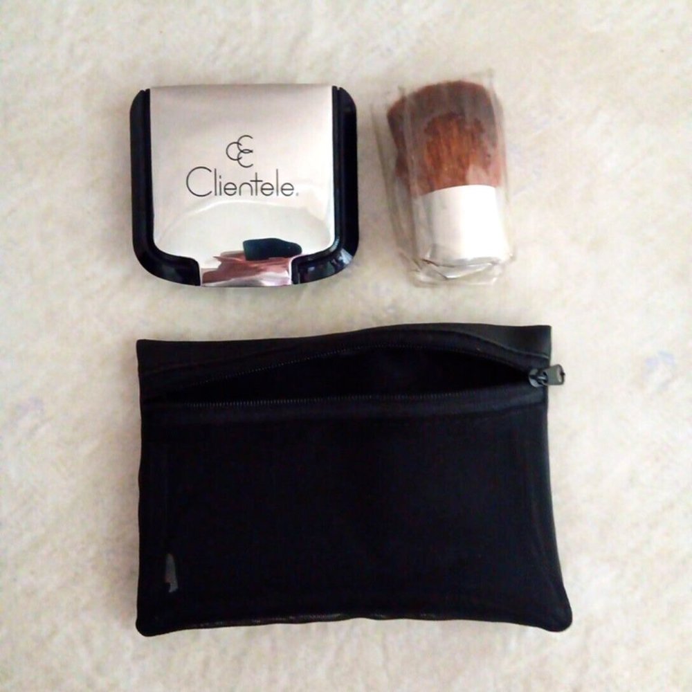 Clientele Perfect Coverage Elastology Makeup with Case & Brush